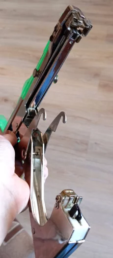 Тапенер - степлер для подвязки растений с лентами и скобами