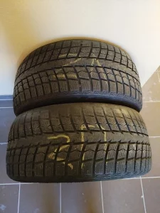 Комплект Зимних шин 295/40 R21 (400р)
