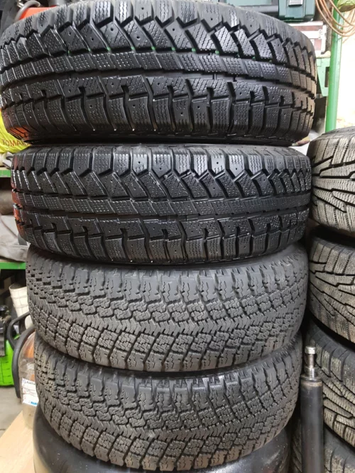 Пара зимних шин 195 /65 R15 200р