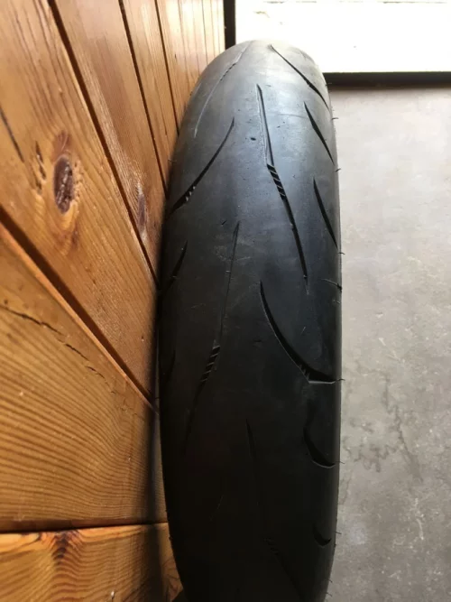 Мотопокрышку 120/70/17