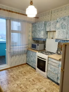 2-х комнатную квартиру 6 микрорайон на длительный срок