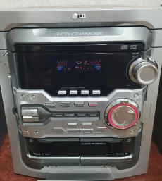 Музыкальный центр LG LM-M540