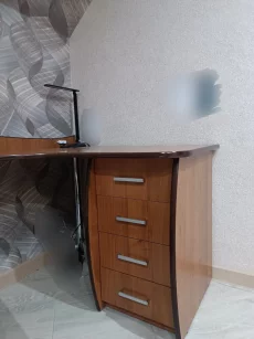 Угловой шкаф и стол