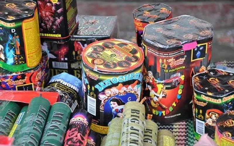Как правильно хранить фейерверки после покупки до праздника: безопасность прежде всего