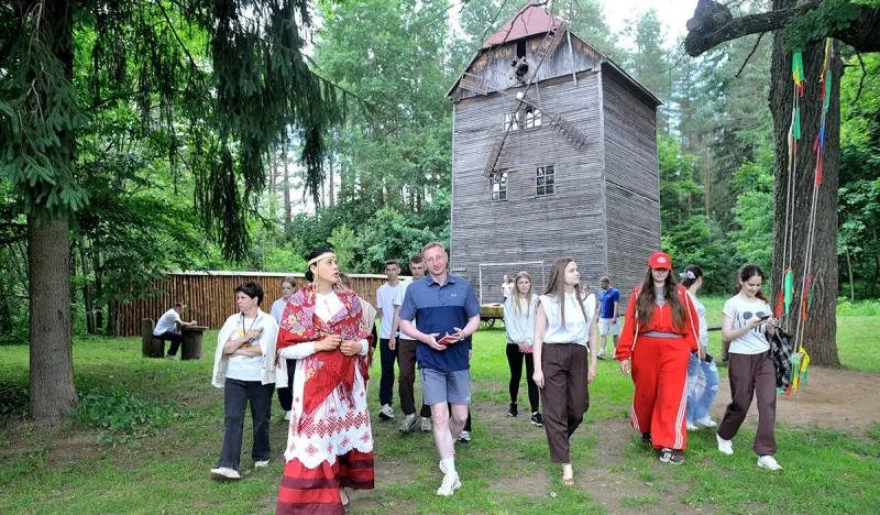 Молодёжь Бобруйщины исследовала «Белашаву сцежку» и раскрыла «Тайны Глушанского хуторка»