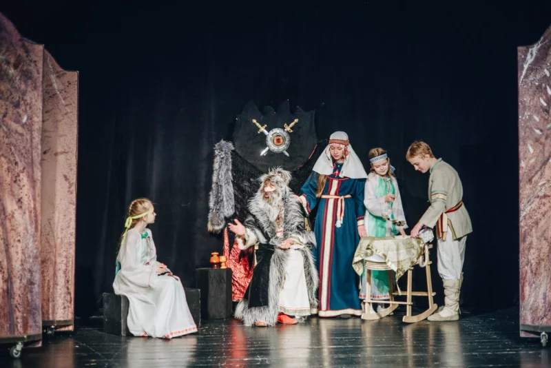 Гістарычны спектакль «З векавых глыбінь» з поспехам прайшоў у Бабруйску