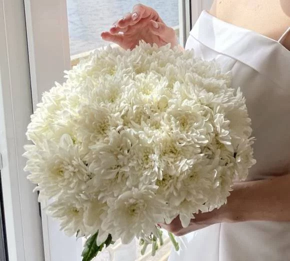 Свадебные букеты из хризантем – гармоничное сочетание вкуса и стиля
