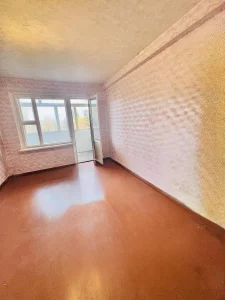 3-комнатная квартира в центре на 2 этаже