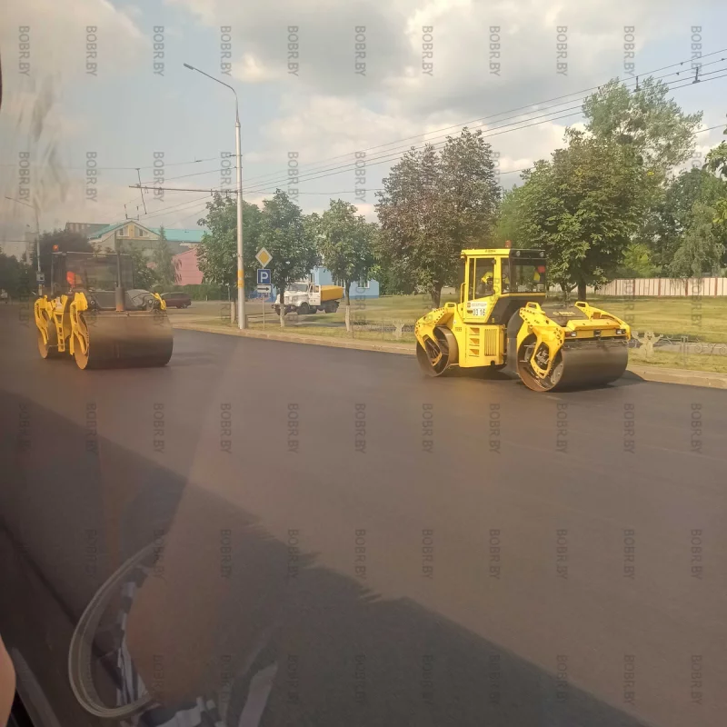 Минская в работе, часть дороги перекрыто