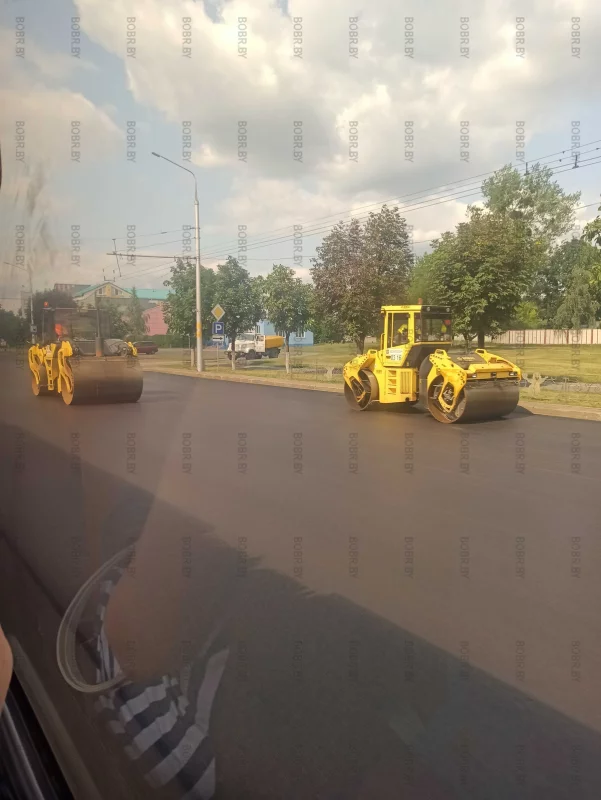 Минская в работе, часть дороги перекрыто