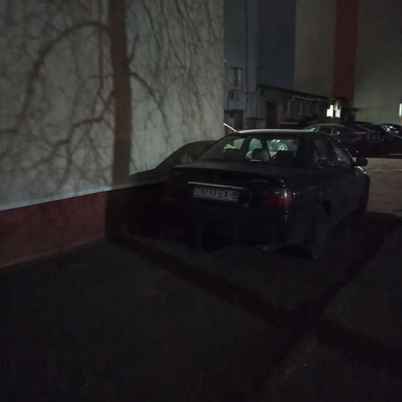 Стою на тротуаре, это нормально
