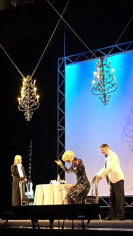 Эдик Пиаф и Марлен Дитрих в театре Бобруйска.