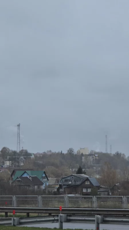 Панорама города Бобруйска со стороны титовского моста, на первом плане Вышка бобруйских электрических сетей, сзади жёлтое здание - Это гостиница Турист а вдалеке виднеются две трубы от ТЭЦ