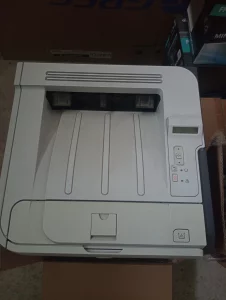 Принтер HP LaserJet P2055d с двусторонней печатью.