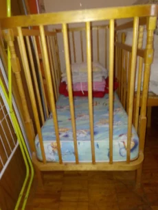 Детская кроватка