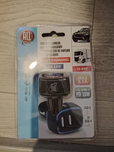 Автомобильное зарядное устройство