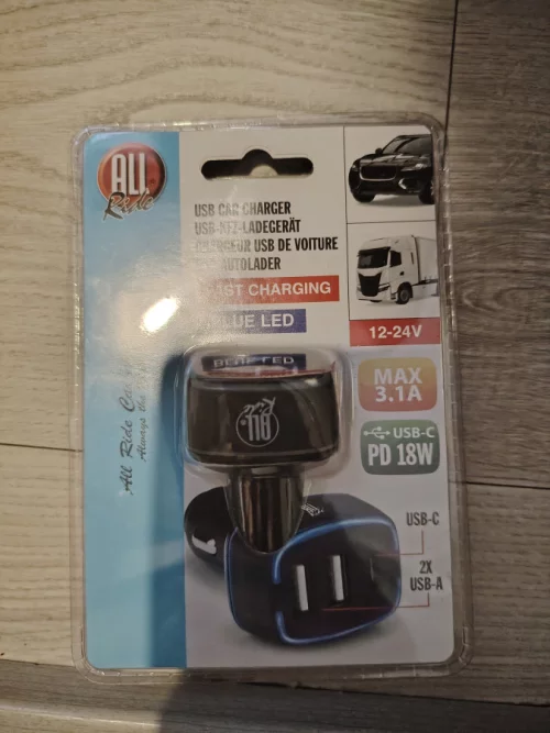 Автомобильное зарядное устройство