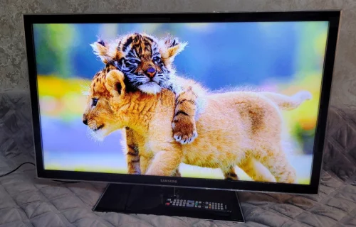Телевизор SAMSUNG 40"