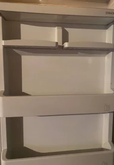 Холодильник полностью рабочий. Доставка бесплатная. 300 рублей