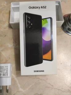 Телефон Самсунг А52