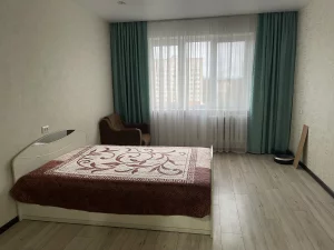 1-ую квартиру на длительный срок