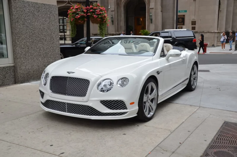 На арендованном авто по Эмиратам — куда поехать и тонкости арабских ПДД