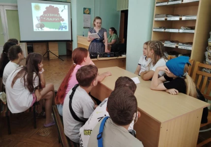 Юные воспитанники бобруйского лагеря «Пируэт» посетили библиотеку имени Е. Полоцкой