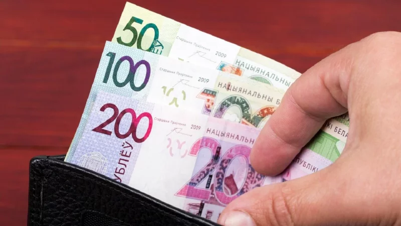 В Минске уже больше 3500 рублей. Средняя зарплата продолжает расти
