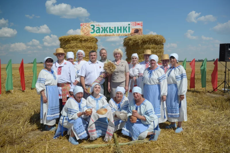 Праздник первого снопа. На Бобруйщине официально дан старт уборочной кампании