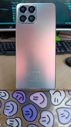 185 рублей HONOR X8 TFY-LX1. Отл. сост., бампер, плёнка
