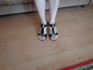 Женские босоножки