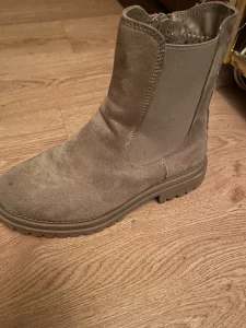 Ботинки 38