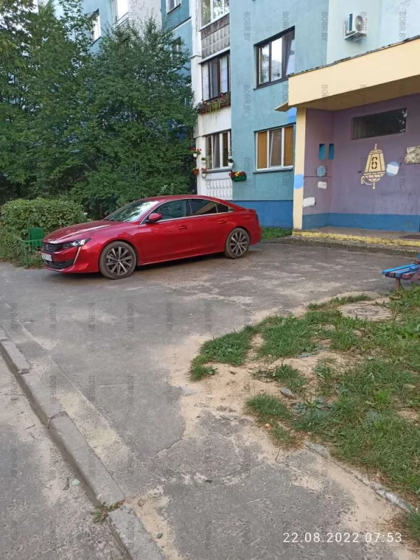 Неплохое место для парковки.