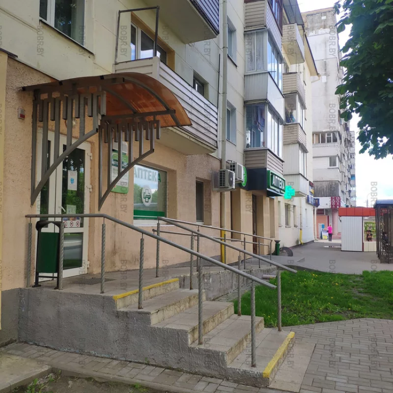 3 аптеки в поле зрения.