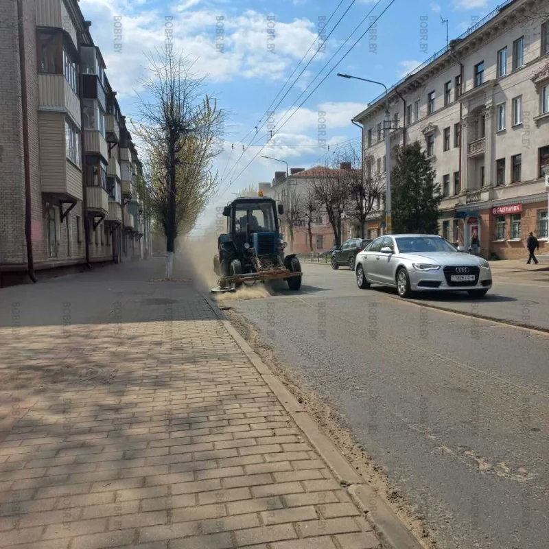 Пыль столбом!)
