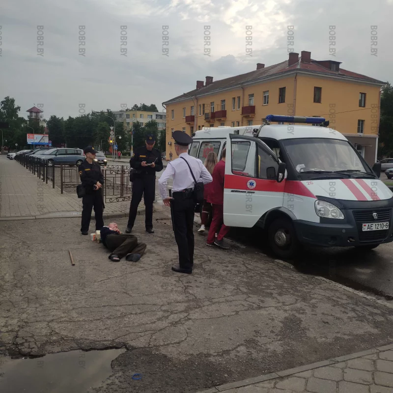 ЧП. Лежит человек без движения