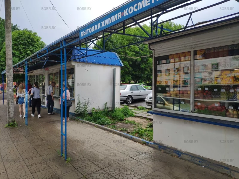 Эстетика Бобруйска, раньше стоял киоск потом его убрали и место где он находится начали использовать как мусорку