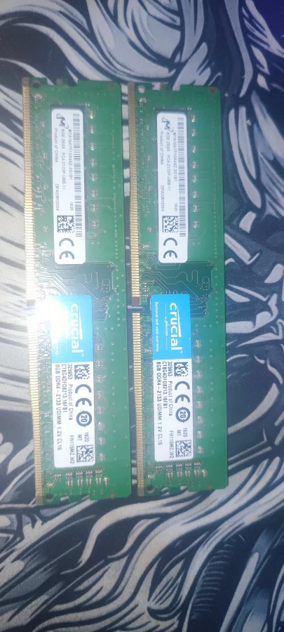 Две планки оперативной памяти