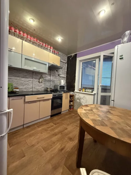 Доля в четырехкомнатной квартире на ул. Ульяновская, д. 21