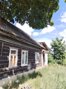 Дом возле реки