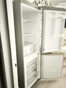 Холодильник LG двухкамерный 650 руб