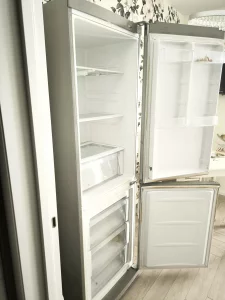 Холодильник LG двухкамерный 650 руб