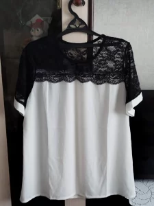 Блузка с гипюром.