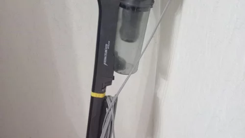 Пылесос вертикальный