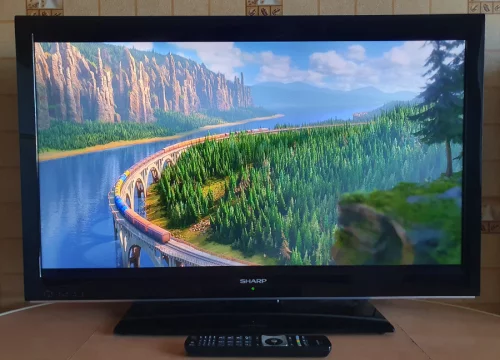 Телевизор 40"