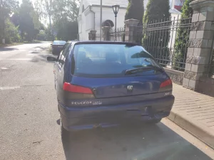 Автомобиль Peugeot 306