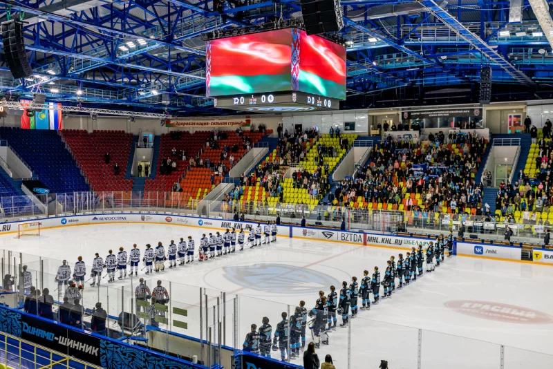 Динамо-Шинник уступил «Динамо-Карелия»: 3:4. Массовая драка. Фото. Видео