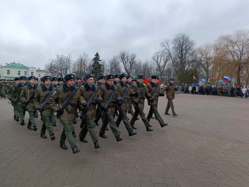 Фотофакт: В Бобруйске отметили День защитников Отечества и Вооруженных Сил Республики Беларусь