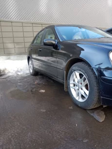 Mercedes Benz C200 2.0 6-МКПП 2002 г/в
