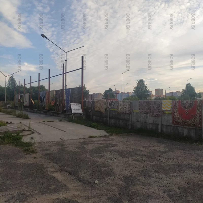 Ковры прилетели. Присели отдохнуть.
